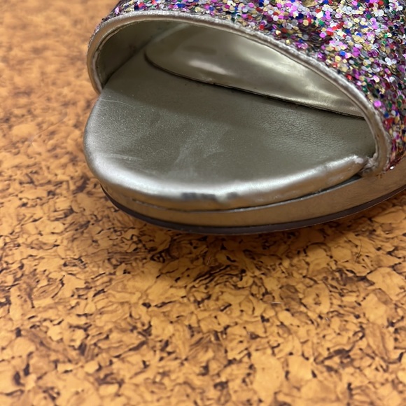 Carlos Santana Glitter Sandals - Picture 5 of 5